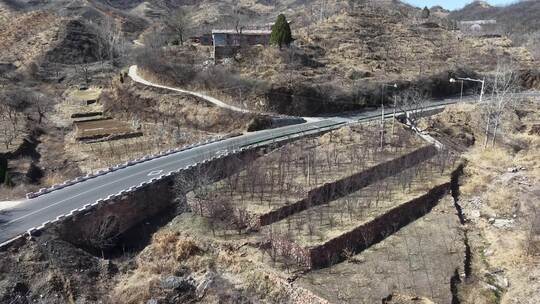 航拍蜿蜒盘旋的山间公路