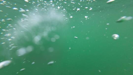 水下美丽无数的气泡/飞溅的水和气泡