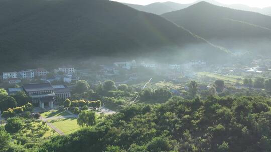 航拍辽宁千山山谷村庄风景