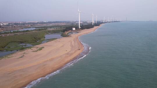 后飞海边沙滩风力大风车