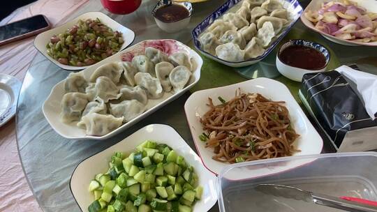 山东烟台小钦岛烤肉、水饺、烤鱿鱼美食