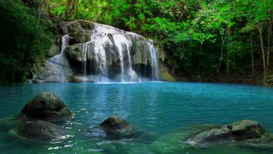 美丽大自然森林瀑布流水