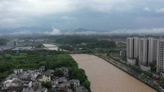 2024年6月下旬黄山市暴雨后洪水来袭