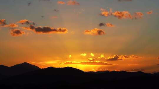 太阳下山延时夕阳山峰日落山脉傍晚夜幕降临