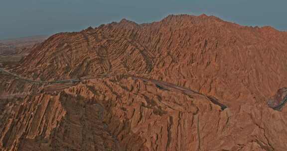 层层叠叠的岩层