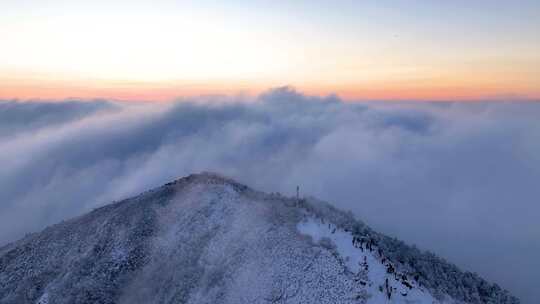 临安太子尖雪山云海壮丽风光