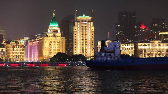 黄浦江轮船外滩夜景