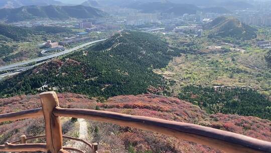 济南蚰蜒山秋季红叶满山