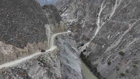 西藏丙察左公路碧土乡玉曲悬崖挂壁自驾旅行