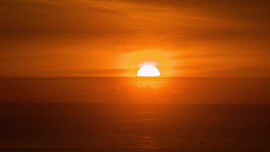 海面太阳升起海上日出