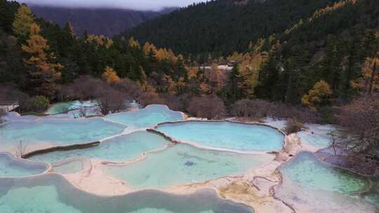 航拍四川九寨沟黄龙景区争艳池映月池迎宾池