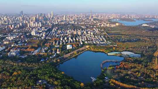 江苏南京灵山风景区前湖秋天秋色航拍