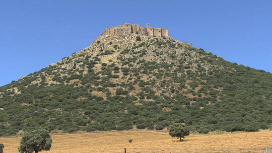 山丘上的城堡