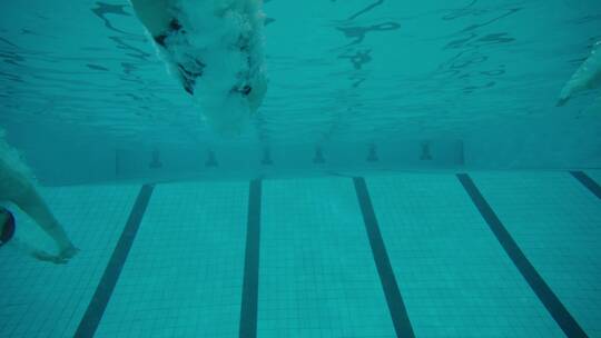 蓝色的游泳池视频素材模板下载