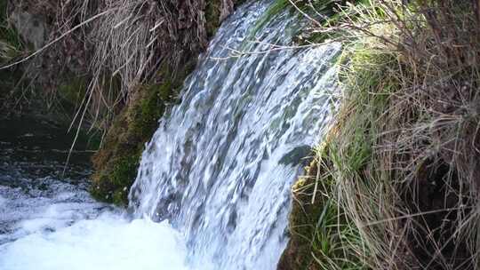 水面波纹近景