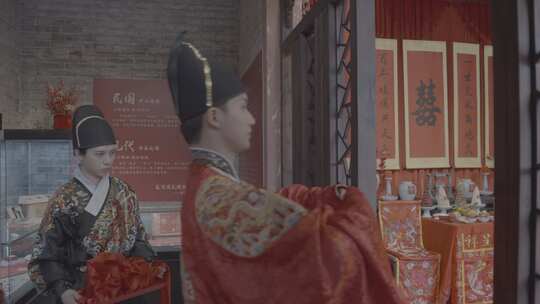 身着古装人物传统仪式场景