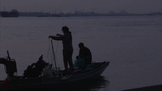 旅游景区 外秦淮河 傍晚渔船作业 撒网 推视频素材模板下载