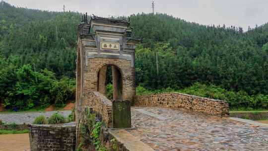 江西赣州龙南太平桥雨天延时