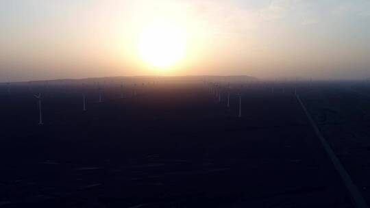 中国西部吐鲁番风力发电场