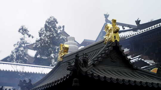 杭州径山寺中式古建筑寺庙雪景