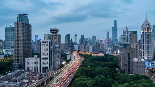中国上海城市日转夜延时风光