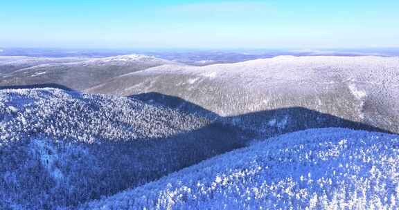 航拍大兴安岭冰雪雾凇