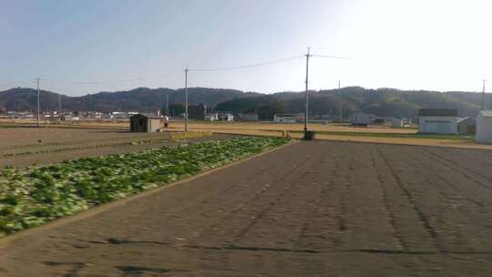 日本列车窗外沿途乡村风景