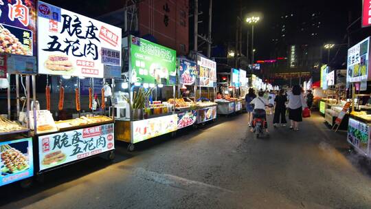 广西南宁中山路美食街夜市烧烤摊夜生活街景