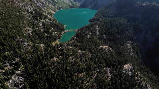 科尔查克湖，山，湖，树