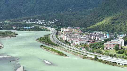 西藏建筑群寺庙318国道自然风景航拍云海