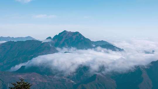 山顶山峰云雾缭绕云海延时摄影4k25帧