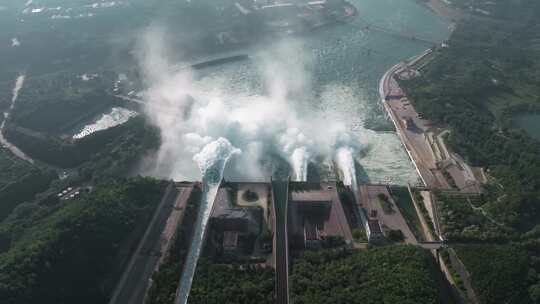 航拍黄河小浪底水利枢纽调水调沙视频素材模板下载