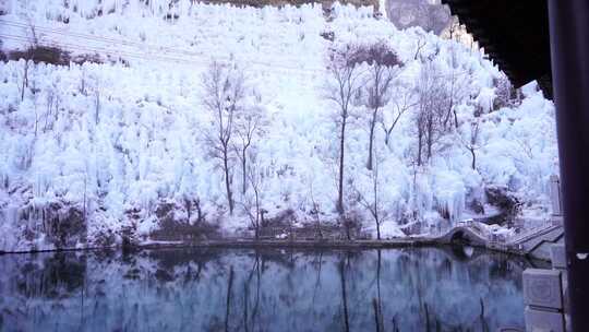 冬季冰挂湖面自然景观