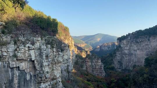 济南藏龙涧景区山脉风光