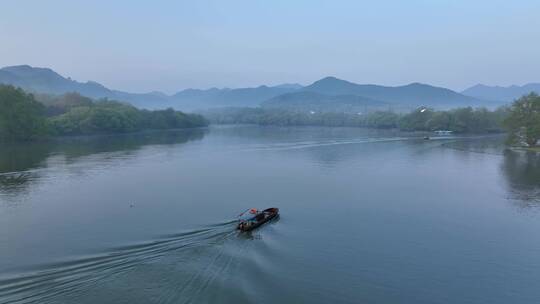 99 航拍 杭州 古风 西湖 雾气 湖面 风景