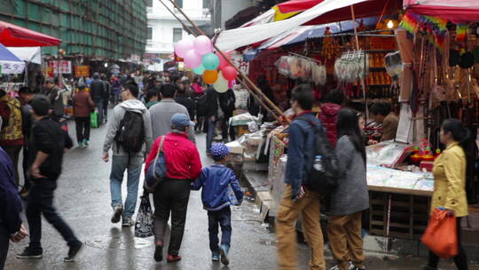 集市上的人来人往