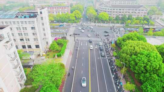 杭州滨江城市道路十字路口交通航拍