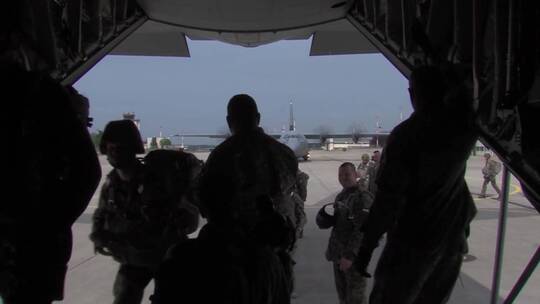 伞兵的训练视频视频素材模板下载