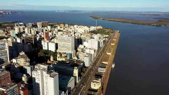 巴西阿雷格里港。巴西城市天际线地标。市中心的建筑