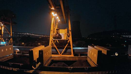 码头龙门吊夜景航拍视频素材模板下载