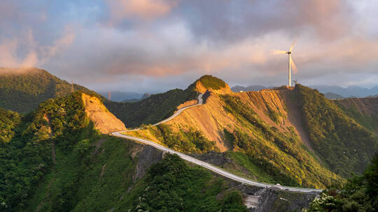 七曜山刀背梁天路