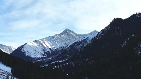 琼库什台雪山 雪山 希区柯克雪山 航拍