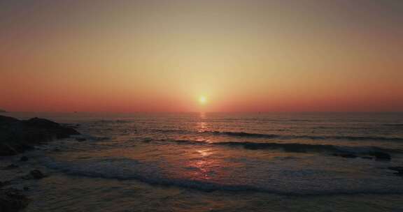 大海海上日出航拍海浪氛围感空镜