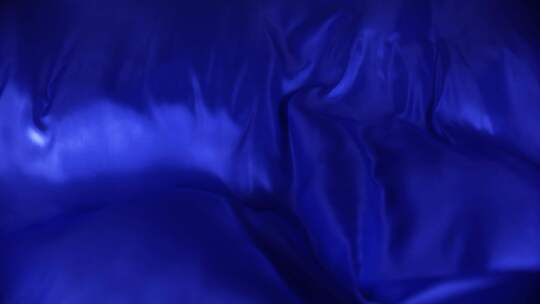蓝色绸缎布料特写