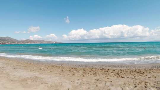 大海沙滩海水海浪俯拍海边海滩