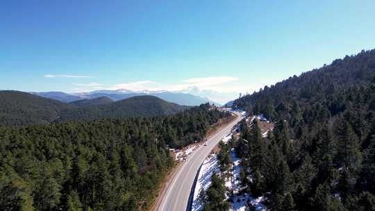 云南香格里拉雪山公路视频素材模板下载