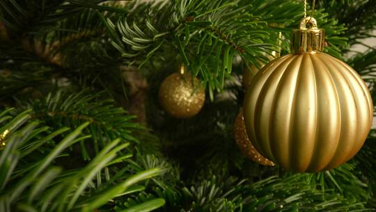 圣诞树金色装饰视频素材模板下载