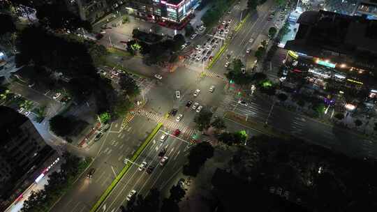 夜晚十字路口车流城市道路交通夜景城市街道