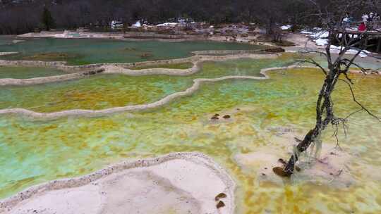 航拍四川九寨沟黄龙景区争艳池映月池迎宾池