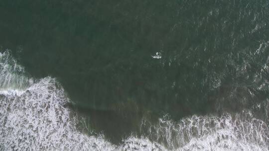 大海海浪航拍